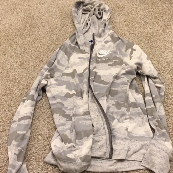 nike grey camo jacket